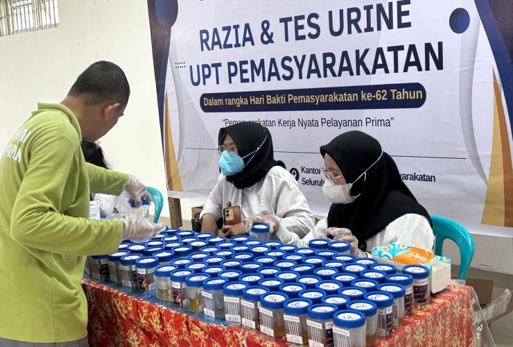 Lapas Kelas IIA Balikpapan Perkuat Komitmen Bersih Narkoba Lewat Tes Urine dan Razia Hunian