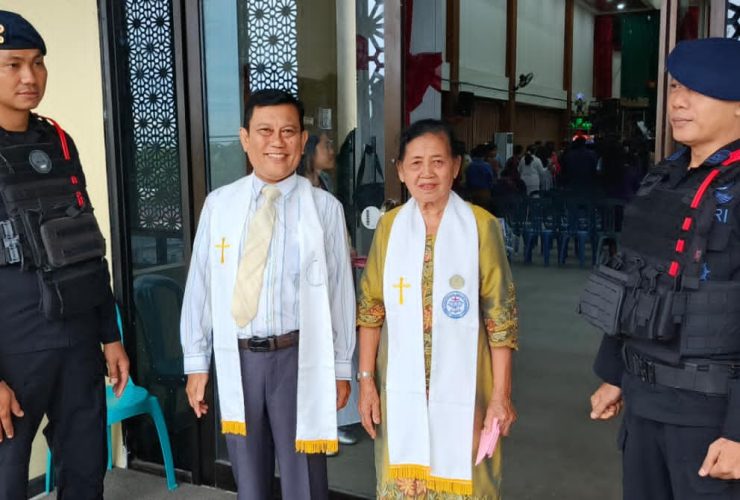Pastikan Ibadah Minggu di Balikpapan Aman, Brimob Patroli dan Pengamanan di Sejumlah Gereja