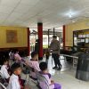 Brimob Kaltim Kenalkan Tugas Kepolisian Lewat Edukasi Humanis untuk Siswa SD di Kutai Barat