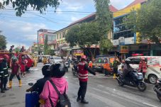 Kebakaran Hanguskan 8 Ruang Kelas SMPN 2 Samarinda, Brimob Sigap Lakukan Penanganan