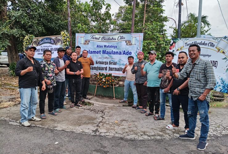 VJB Takziah ke Rumah Duka Ade Maulana di Surabaya, Ketua KJJT Dikenang Sosok Panutan