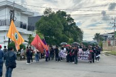 Brimob Kawal Aksi Mahasiswa di Samarinda, Situasi Tetap Kondusif Meski Sempat Bakar Ban