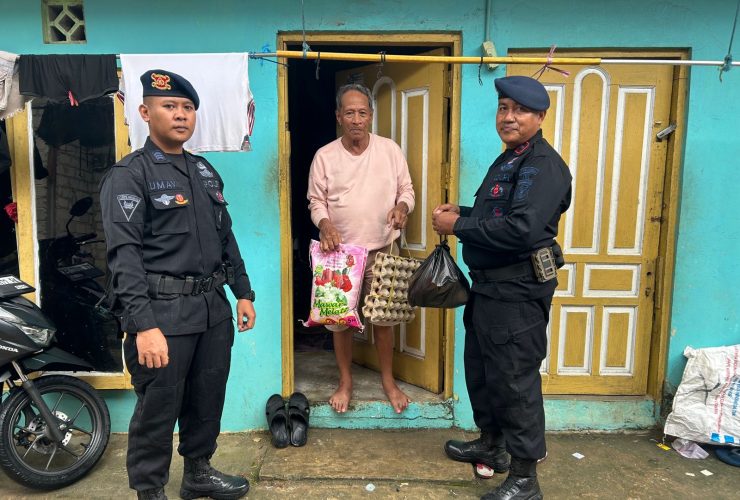 Brimob Polda Kaltim Salurkan Bantuan untuk Warga Lansia di Samarinda, Perkuat Kepedulian Sosial