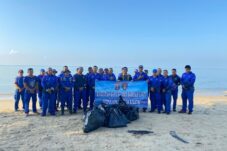 Ditpolairud Polda Kaltim Gelar Jum’at ASRI, Ajak Warga Jaga Kebersihan Pantai Balikpapan