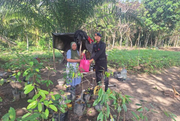 Akselerasi Penanganan Stunting, Kompi 2 Batalyon C Pelopor Gelar Jumat Berkah di Paser