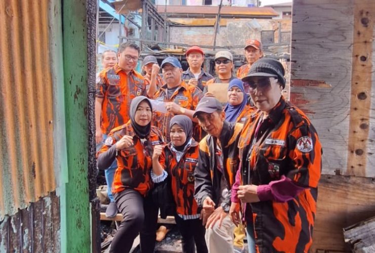 Solidaritas Kader, Pemuda Pancasila Balikpapan Bantu Korban Kebakaran di Karang Jati