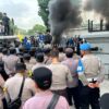 Jaga Stabilitas Kamtibmas, Brimob Kaltim Kawal Penyampaian Aspirasi di Kantor Gubernur Hingga Malam