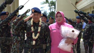 Pisah Sambut Komandan Pasukan Brimob II, Brigjen Arif Budiman Serahkan Pataka Kepada Kombes Heru Novianto