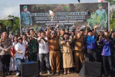 Kodam VI/Mulawarman Pecahkan Rekor MURI Lewat Penanaman 10.100 Pohon di Kutai Barat
