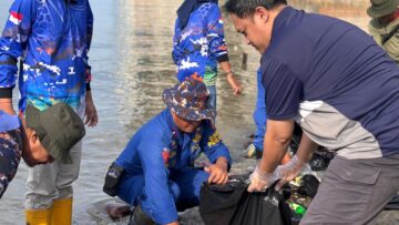 Dit Polairud Polda Kaltim Gelar Aksi Bersih Pantai di Segara Balikpapan Bersama Astra Motor, Jurnalis dan Gen