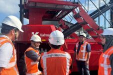 KKT Tambah Side Loader, Percepat Penanganan Petikemas Kosong di Terminal