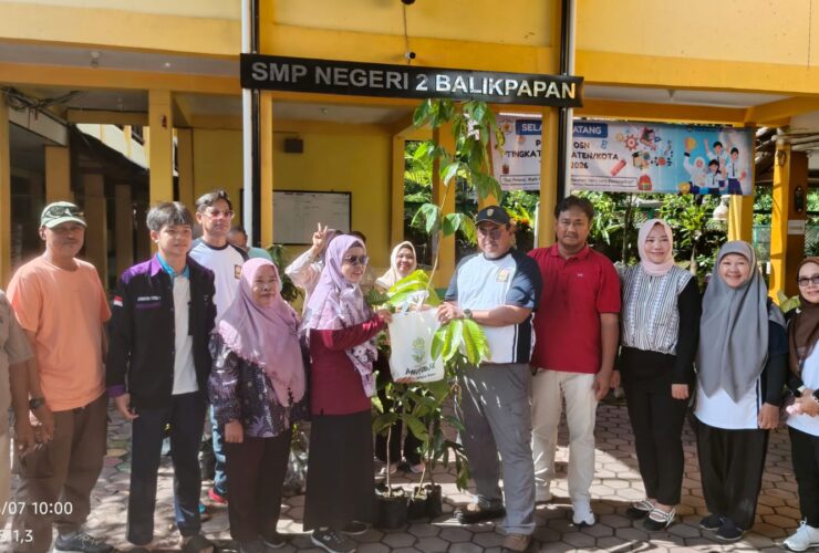 IKAM SMPN 2 Balikpapan Terima 500 Bibit Gratis dari Kementerian Kehutanan, Dukung Penghijauan dan Sekolah Adiwiyata