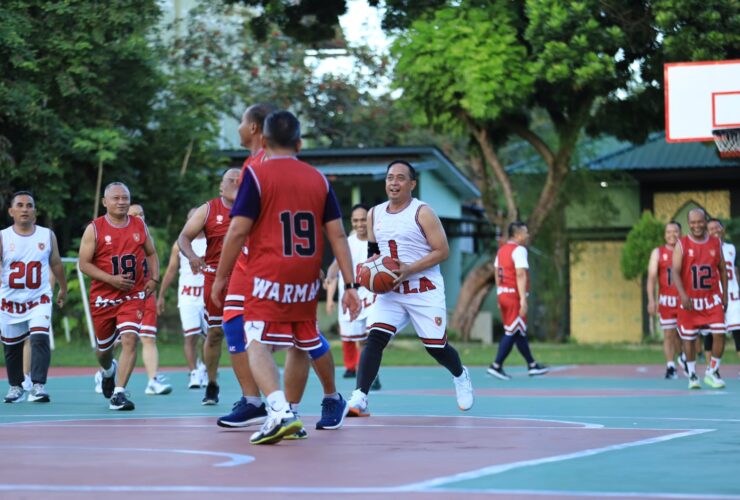 Tak Kenal Sekat Pangkat, Pangdam VI/Mulawarman Bangun Soliditas Lewat Basket Bersama Prajurit