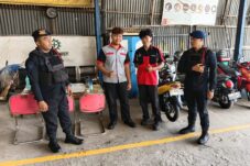 Brimob Polda Kaltim Gelar Patroli Dialogis, Edukasi Warga Jauhi Judi Online, Narkoba, dan Waspadai Pencurian
