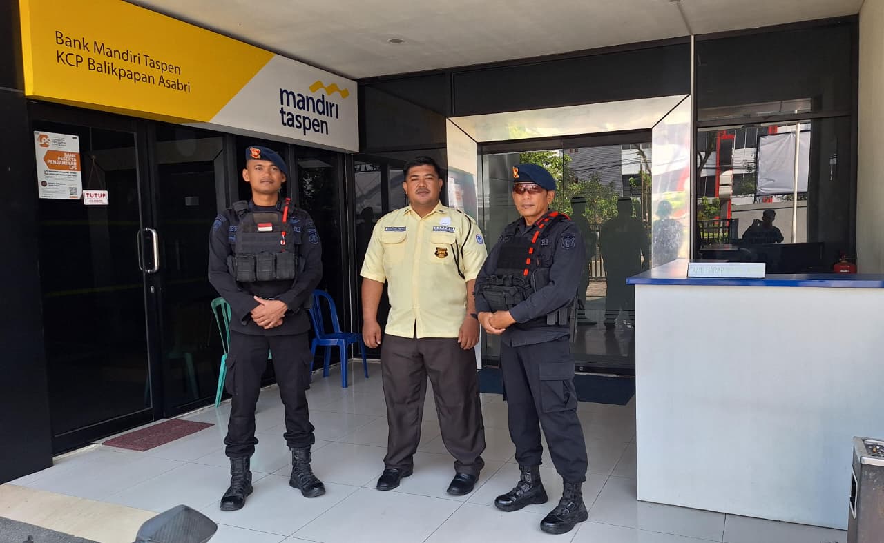 Brimob Polda Kaltim Intensifkan Patroli Dialogis, Ajak Masyarakat Tingkatkan Kewaspadaan terhadap Kriminalitas