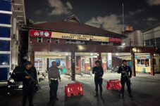 Jaga Keamanan Fasilitas Publik, Brimob Polda Kaltim Tingkatkan Pengamanan di Samsat Balikpapan
