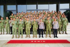 Kapolri Perkuat Soliditas TNI-Polri Lewat Silaturahmi dengan Panglima TNI di Mabes TNI