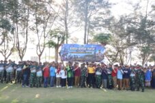 Koramil Rungkut Dukung Aksi Bersih Pantai Batu Batu, Perkuat Sinergi Jaga Kelestarian Pesisir Surabaya