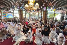 Pendopo Iman Hadirkan Kebahagiaan bagi 200 Anak Yatim, Ust. Umaier Khaz Ajak Masyarakat Tebar Kepedulian