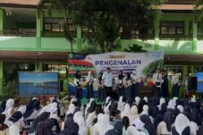 Cegah Generasi Muda Terjerat Narkoba, Dirresnarkoba Polda Kaltim Ajak 576 Siswa SMKN 3 Balikpapan Lawan Narkoba Lewat Edugame Interaktif dan Tes Urine