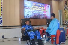 Hari Bakti ke-79 TNI AU, Lanud Dhomber Gelar Donor Darah dan Pengobatan Gratis untuk Masyarakat