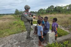 Langkah Kecil, Rasa Aman yang Besar: Patroli Humanis Satgas Ops Damai Cartenz Hangatkan Kenyam