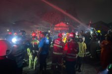 Brimob Polda Kaltim Terjunkan Tim Respon Bencana, Tangani Kebakaran Pemukiman di Rawa Indah Palaran