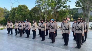 Jelang HUT ke-78 Polwan, Polwan Polda Kaltim Ziarah dan Tabur Bunga di TMP Dharma Agung