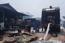Polres Kukar bersama Unsur Terkait Berjibaku Tangani Karhutla di Sanga Sanga