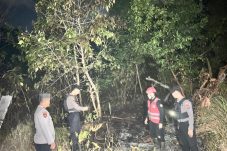 Brimob Kaltim Padamkan Kebakaran Lahan di Borneo Paradiso, Api Tak Sampai ke Permukiman