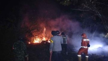 Kebakaran Lahan di Gunung Bayan Capai 2 Hektare, Polsek Muara Pahu Bersama Tim Gabungan Cegah Api Menjalar ke Permukiman