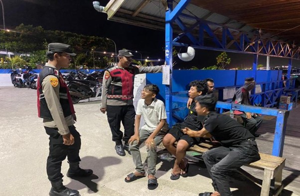 Patroli Dialogis Polsek Penajam Perkuat Kedekatan dengan Warga, Jaga Kamtibmas Tetap Kondusif