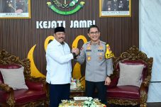 Kapolda Jambi Hadir Langsung ke Kejati, Sampaikan Ucapan Selamat Hari Lahir Kejaksaan RI