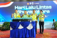 Kapolri Luncurkan STNK Digital dan Pembayaran Tilang Terintegrasi
