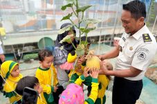 Lapas Balikpapan Kenalkan Pertanian kepada Anak Usia Dini, dari Panen Melon hingga Tanam Kangkung