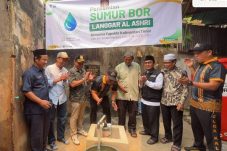 Kapolda Kaltim Resmikan Sumur Bor dan Salurkan Sembako, Brimob Tegaskan Kepedulian kepada Warga